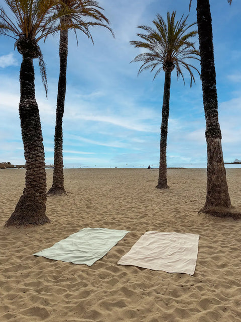 Beachtowels | leicht & sandabweisend mit Geheimfach und Windschutz-Ecken!